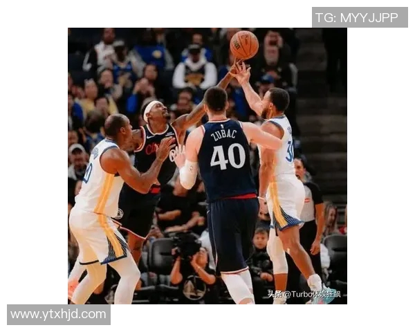 19号勇士与快船激战正酣球迷期待精彩对决与惊喜表现